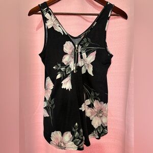 Dynamite Black Zippered Tank Top